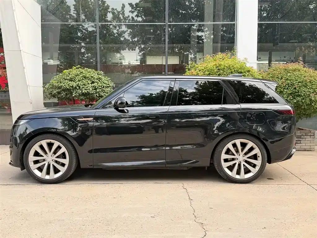 Range Rover Sport Hybrid 2023 P510e Plug-in Electric Hybrid First Edition — миниатюра 2