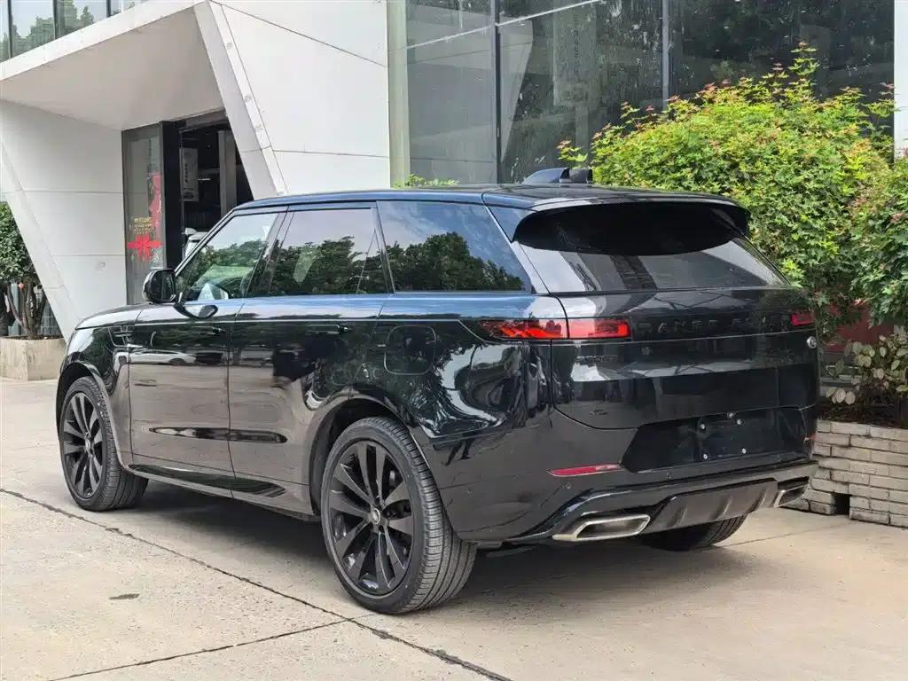 Range Rover Sport Hybrid 2023 P510e Plug-in Electric Hybrid First Edition — миниатюра 3