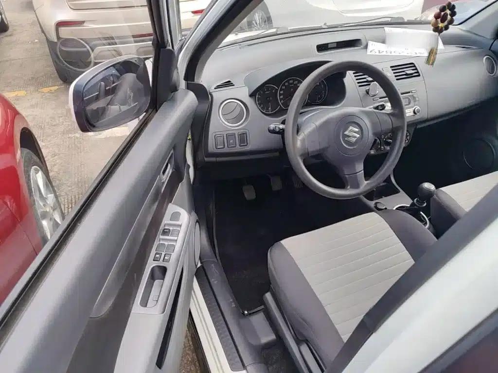 2013 Swift 1.5L Manual Standard Edition — миниатюра 16