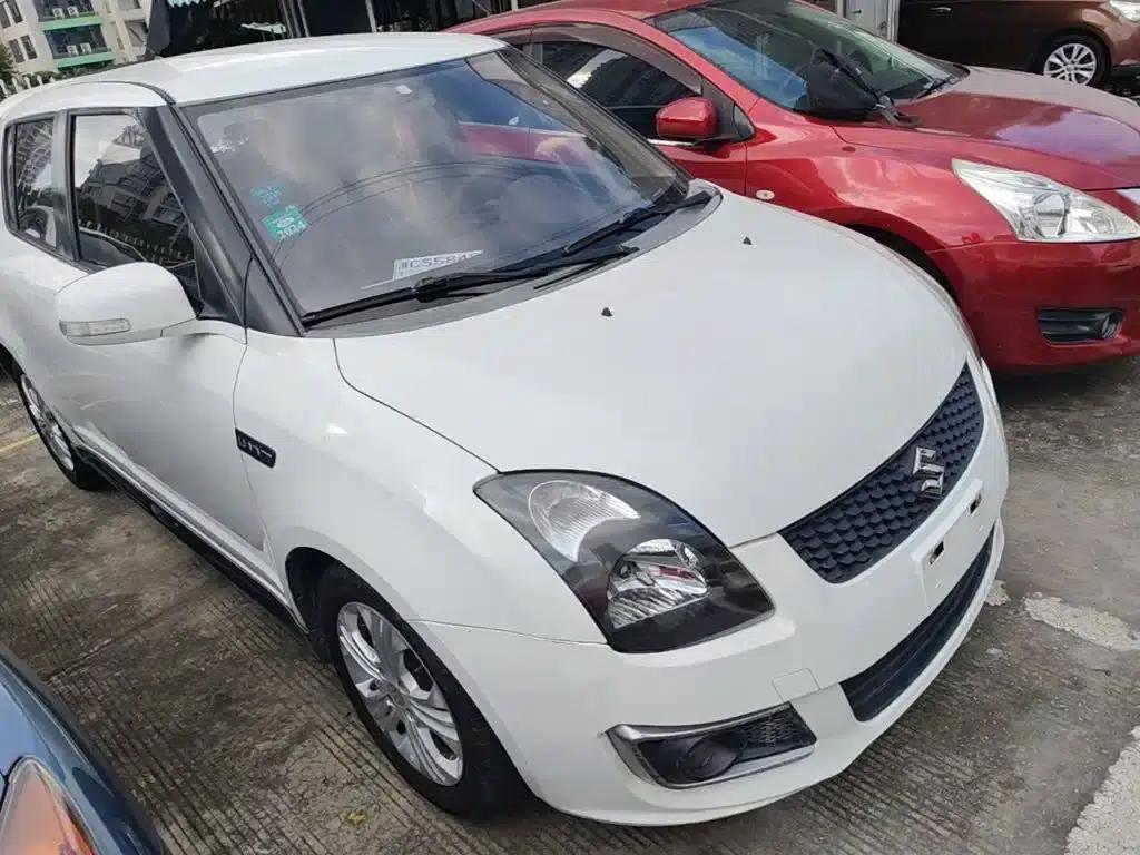 2013 Swift 1.5L Manual Standard Edition — миниатюра 4