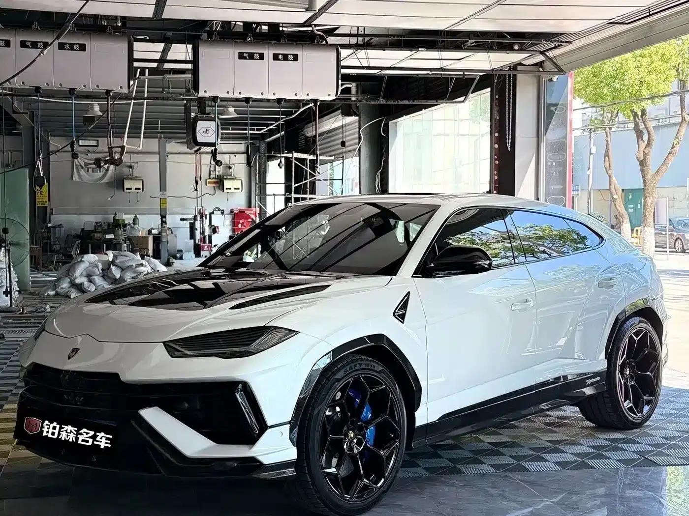 2018 Urus 4.0T V8 — миниатюра 1