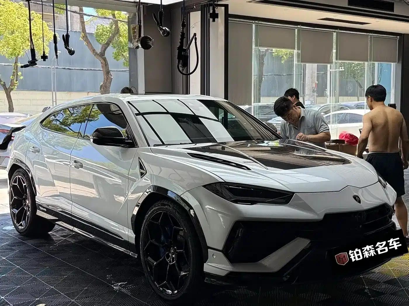 2018 Urus 4.0T V8 — миниатюра 2