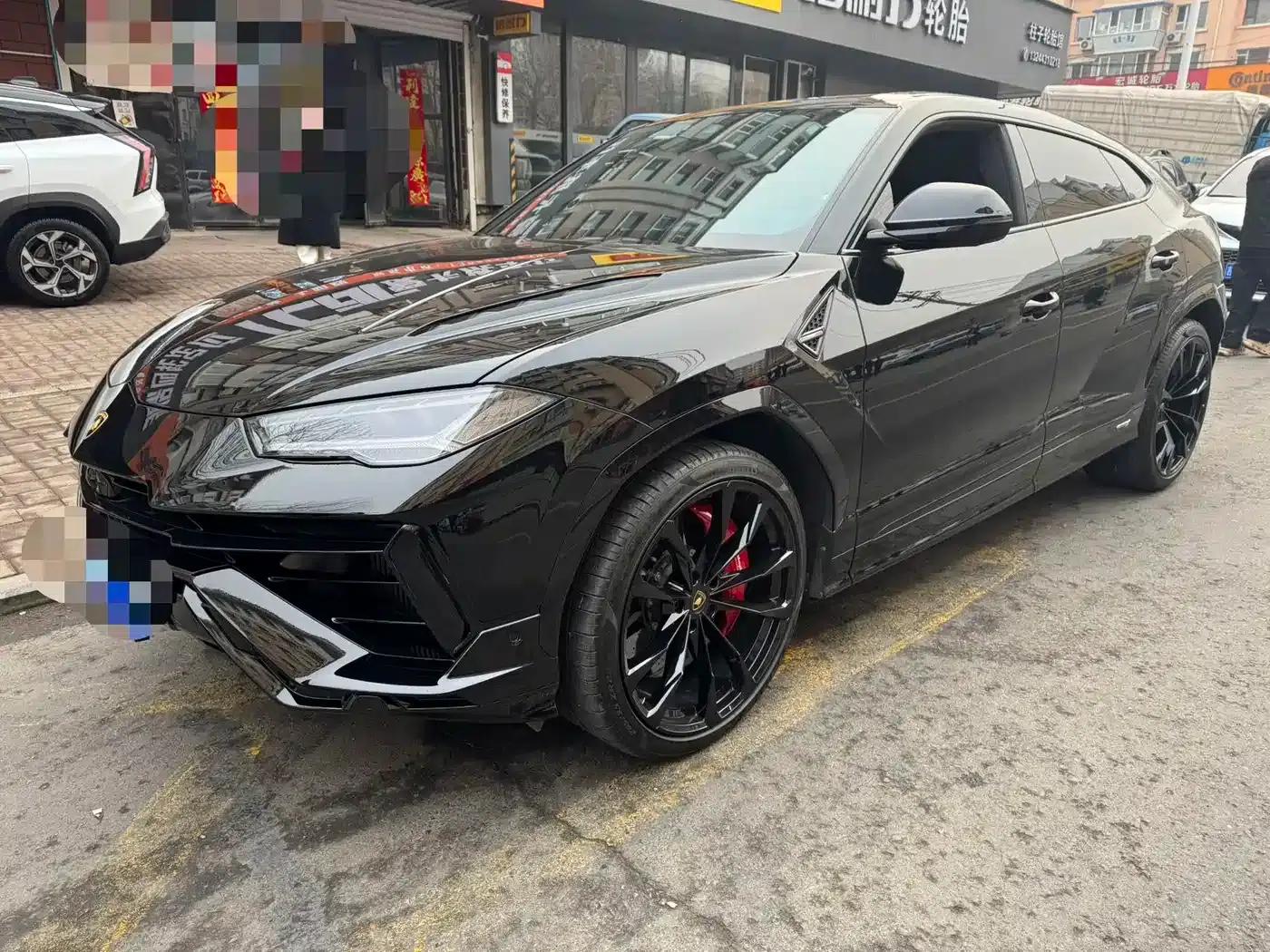 2023 Urus 4.0T V8 S — миниатюра 1