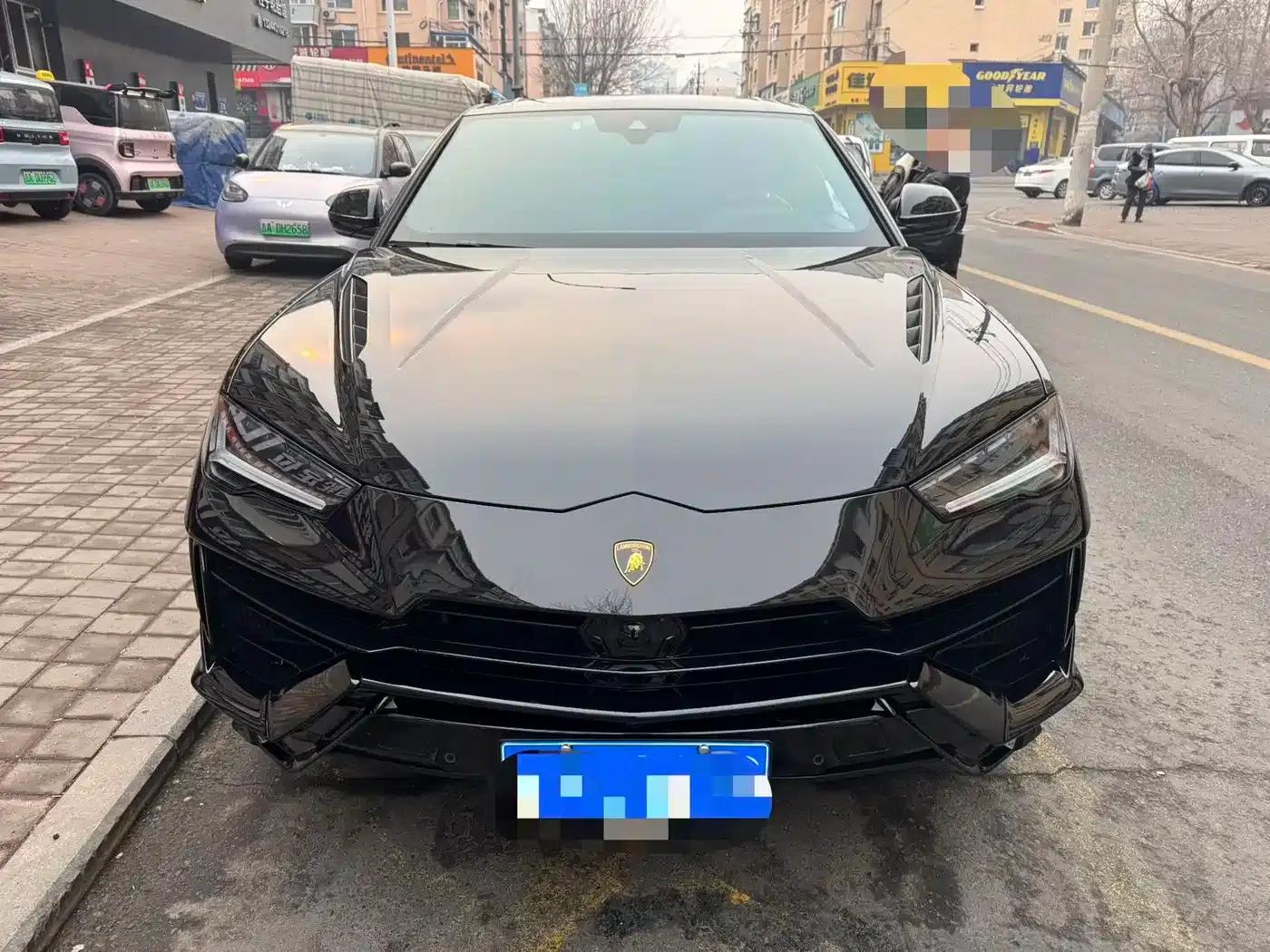 2023 Urus 4.0T V8 S — миниатюра 3