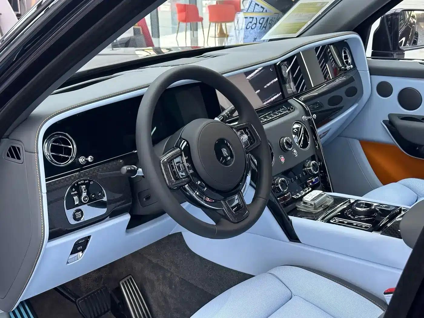 2024 Cullinan Black Badge — миниатюра 19