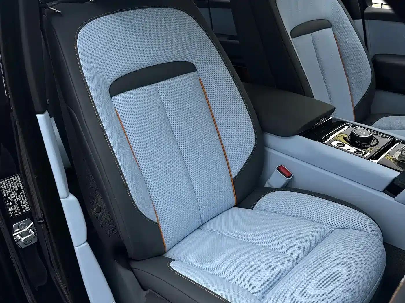 2024 Cullinan Black Badge — миниатюра 4
