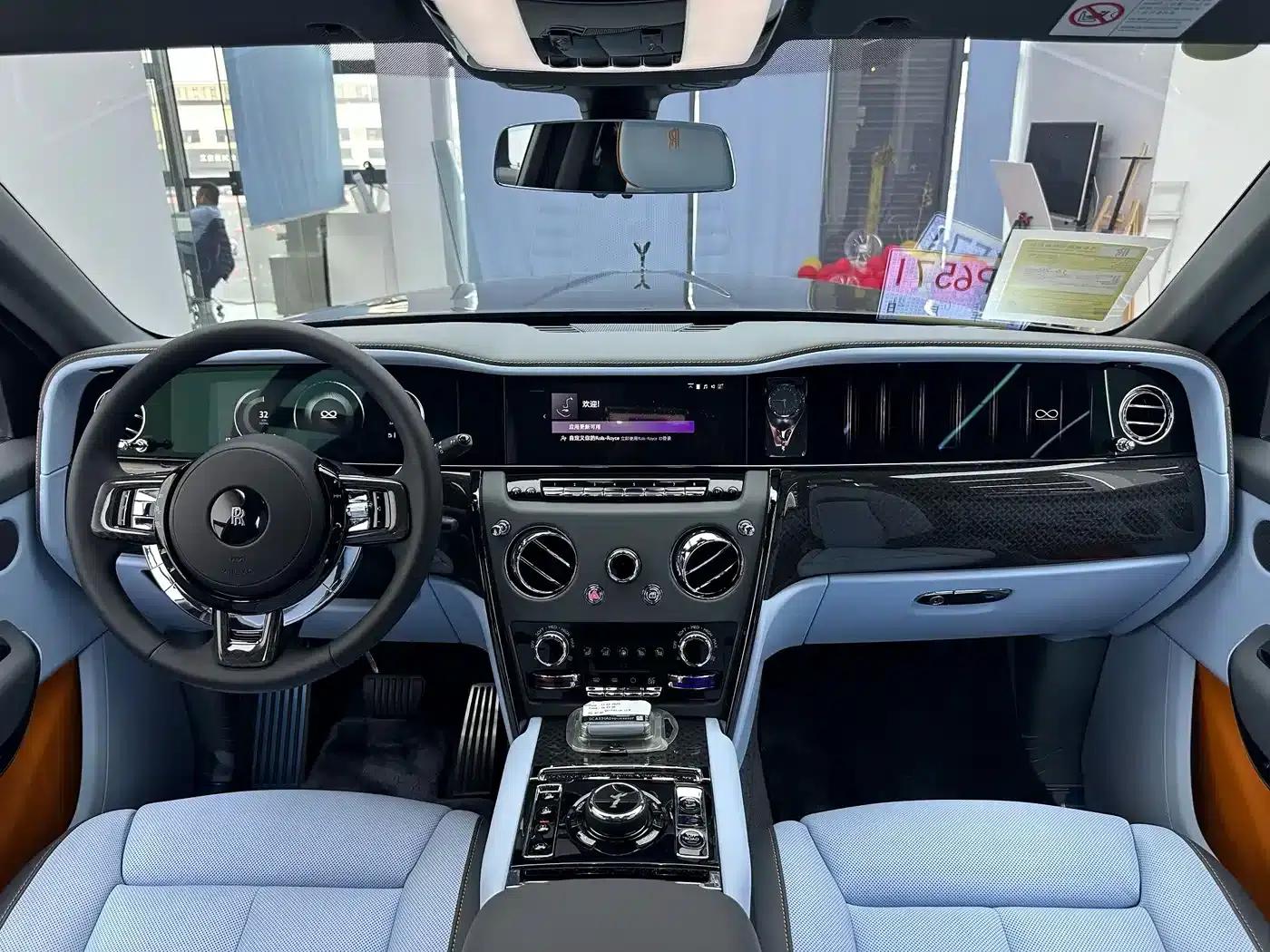 2024 Cullinan Black Badge — миниатюра 36