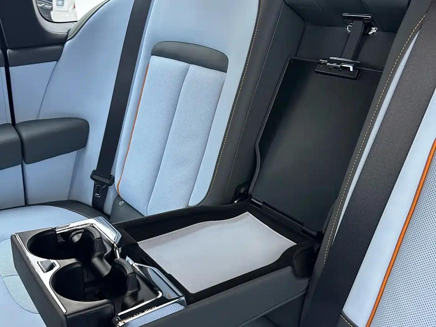 2024 Cullinan Black Badge — миниатюра 37