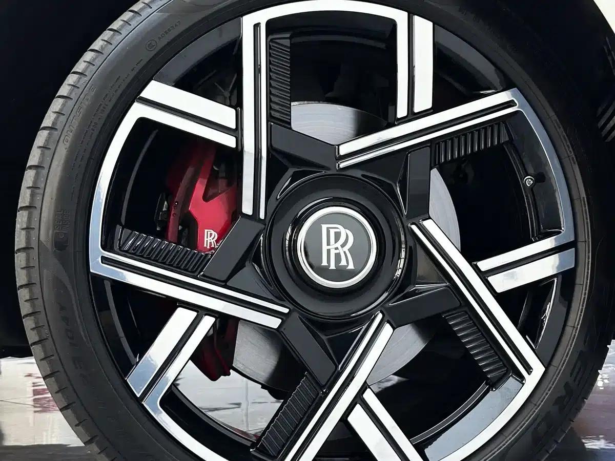 2024 Cullinan Black Badge — миниатюра 8