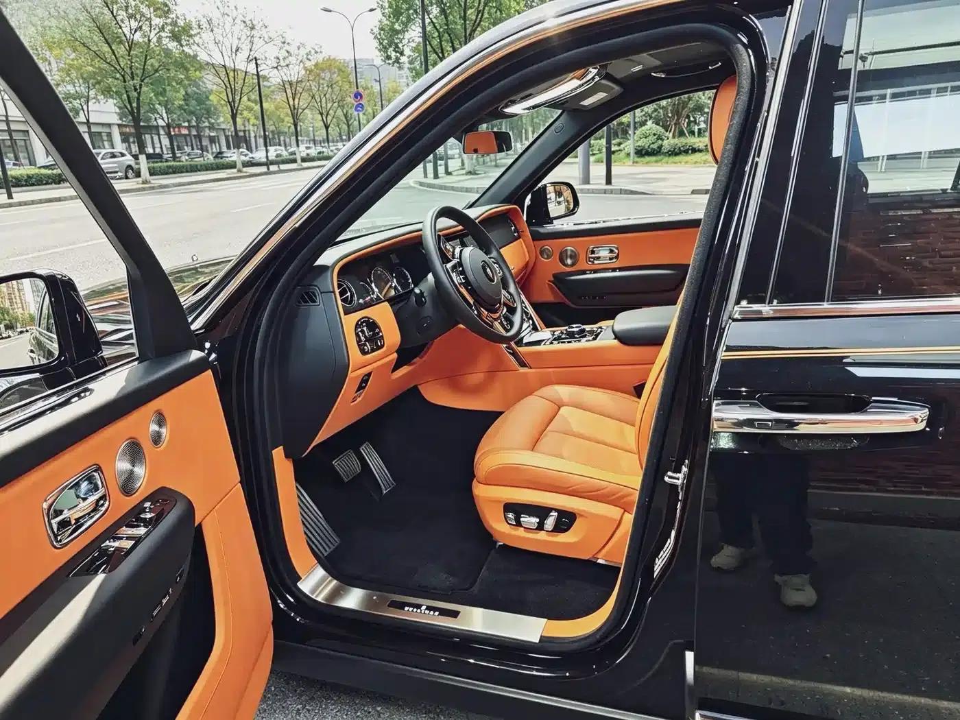 2018 Cullinan, four-seater version — миниатюра 5