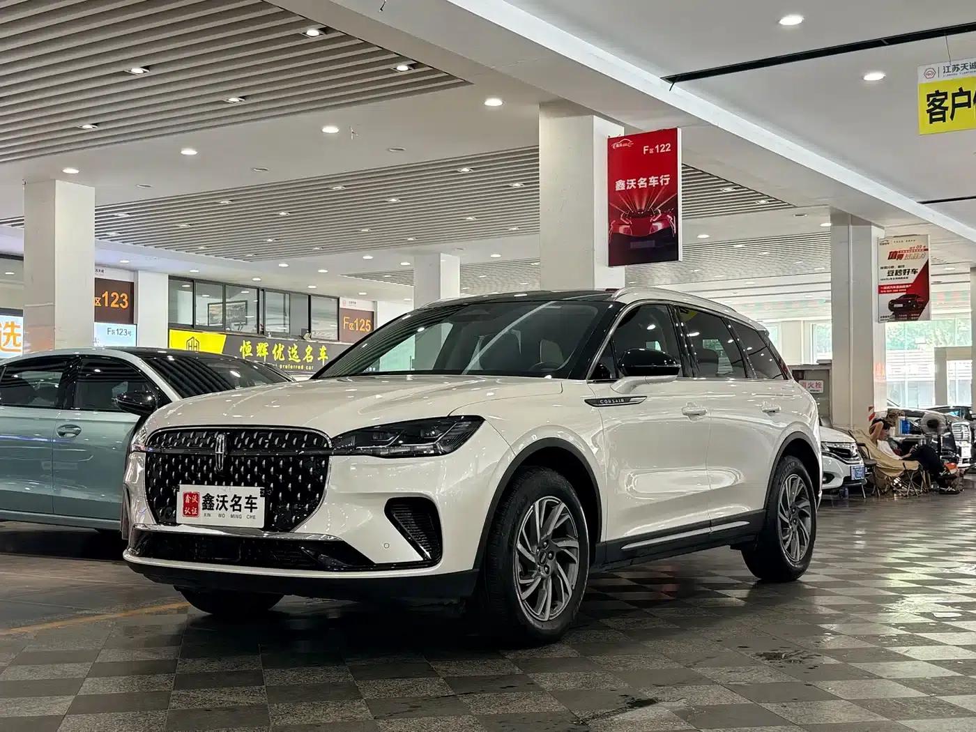 Adventurer 2024 2.0T 2WD Premium Edition — миниатюра 1