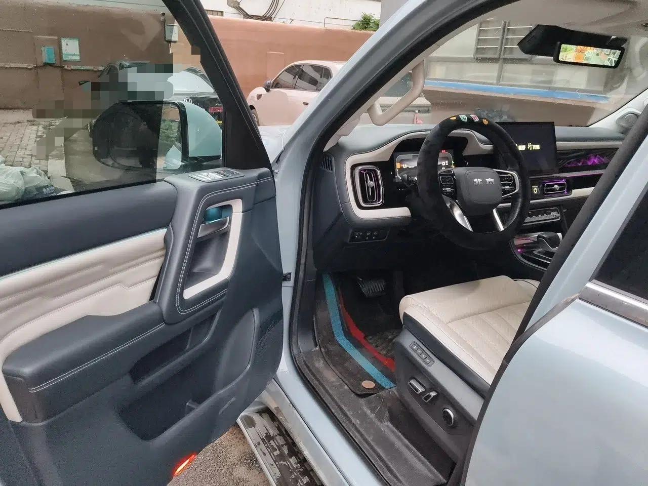BAIC Off-Road BJ60 2022 2.0T May Day Edition Seven Seats — миниатюра 16