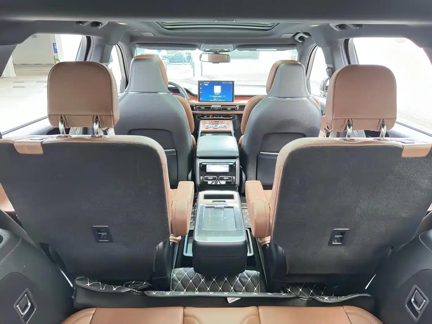 2021 Aviator 3.0T V6 AWD Executive Edition — миниатюра 12