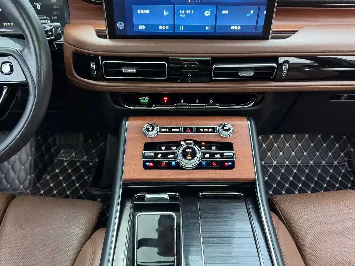 2021 Aviator 3.0T V6 AWD Executive Edition — миниатюра 22