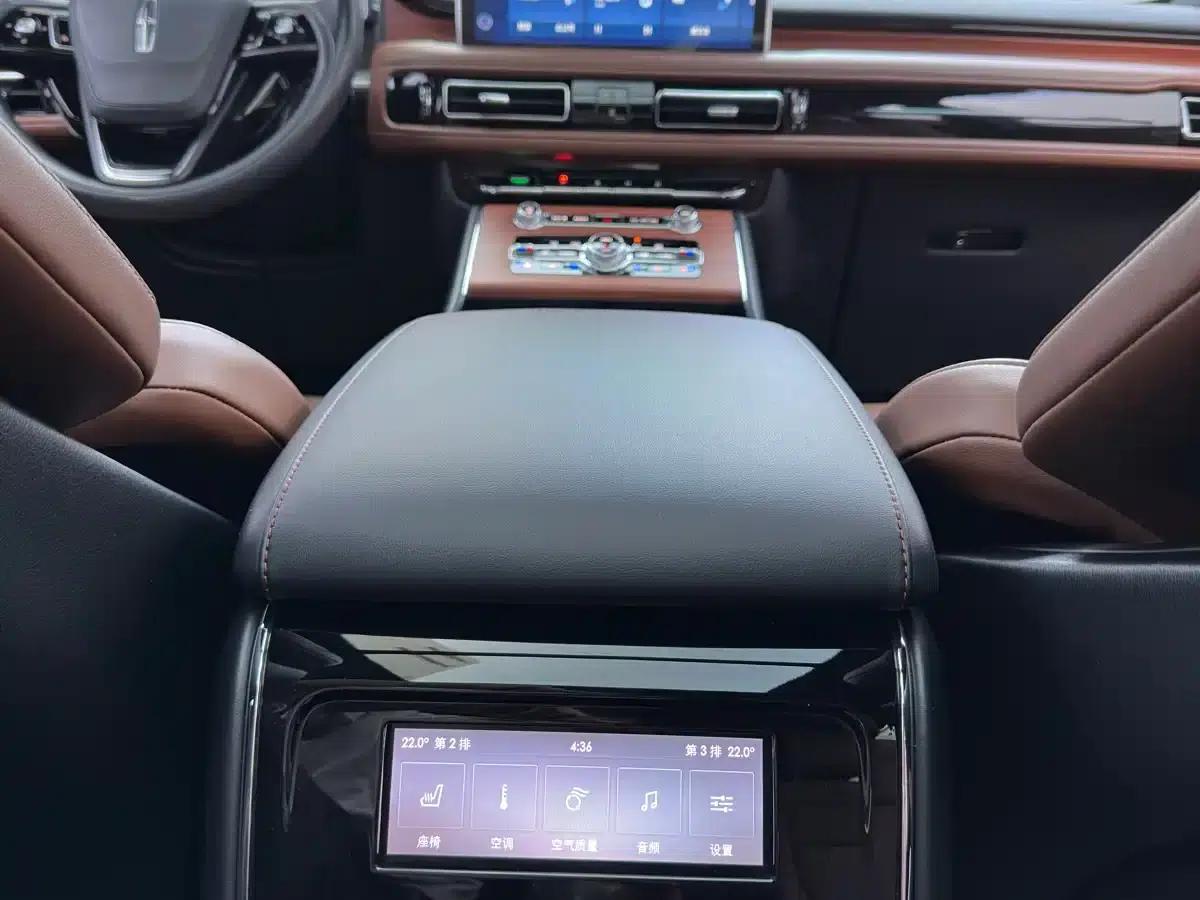 2021 Aviator 3.0T V6 AWD Executive Edition — миниатюра 24