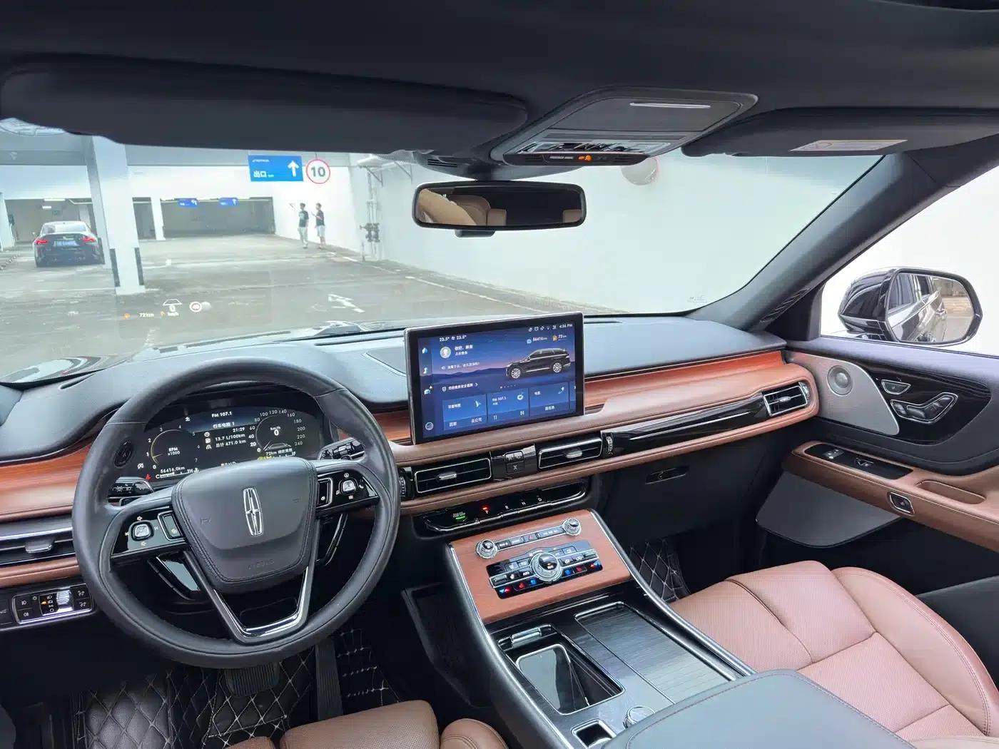 2021 Aviator 3.0T V6 AWD Executive Edition — миниатюра 25