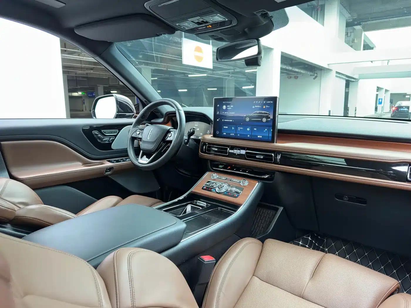2021 Aviator 3.0T V6 AWD Executive Edition — миниатюра 28