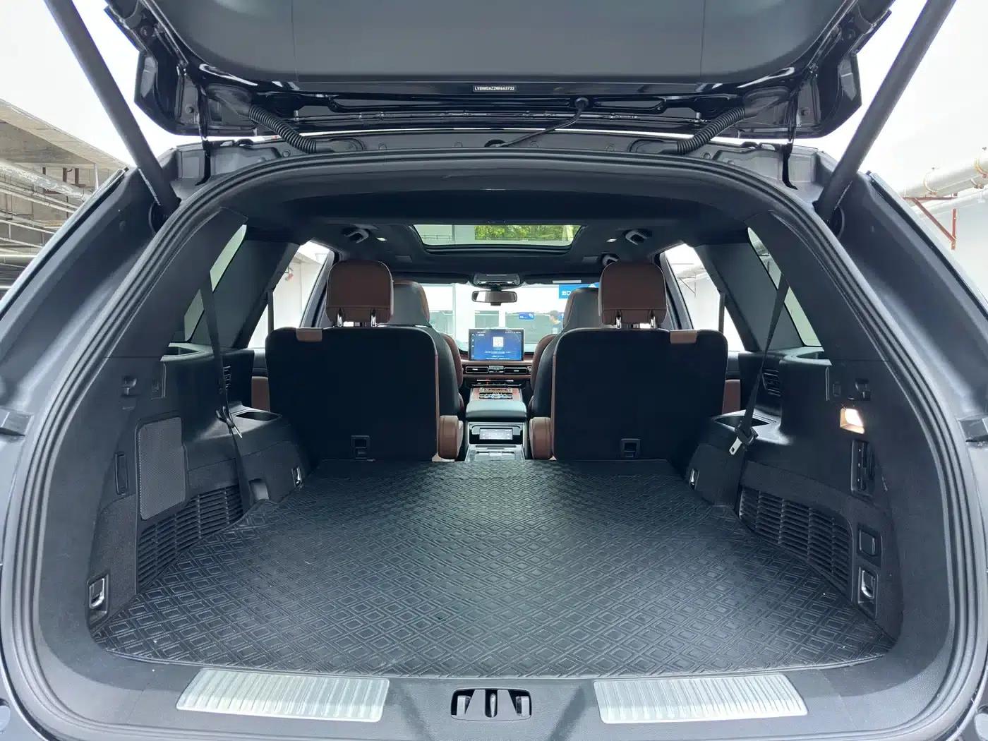 2021 Aviator 3.0T V6 AWD Executive Edition — миниатюра 10