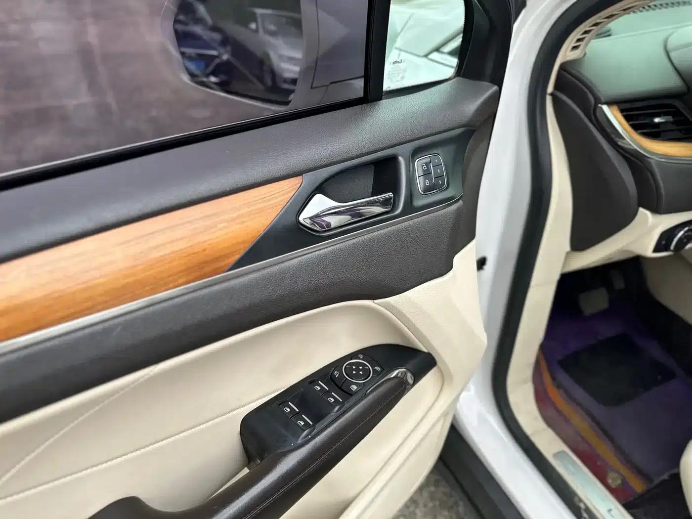 Lincoln MKC 2014 2.0T 2WD Premium Edition — миниатюра 14