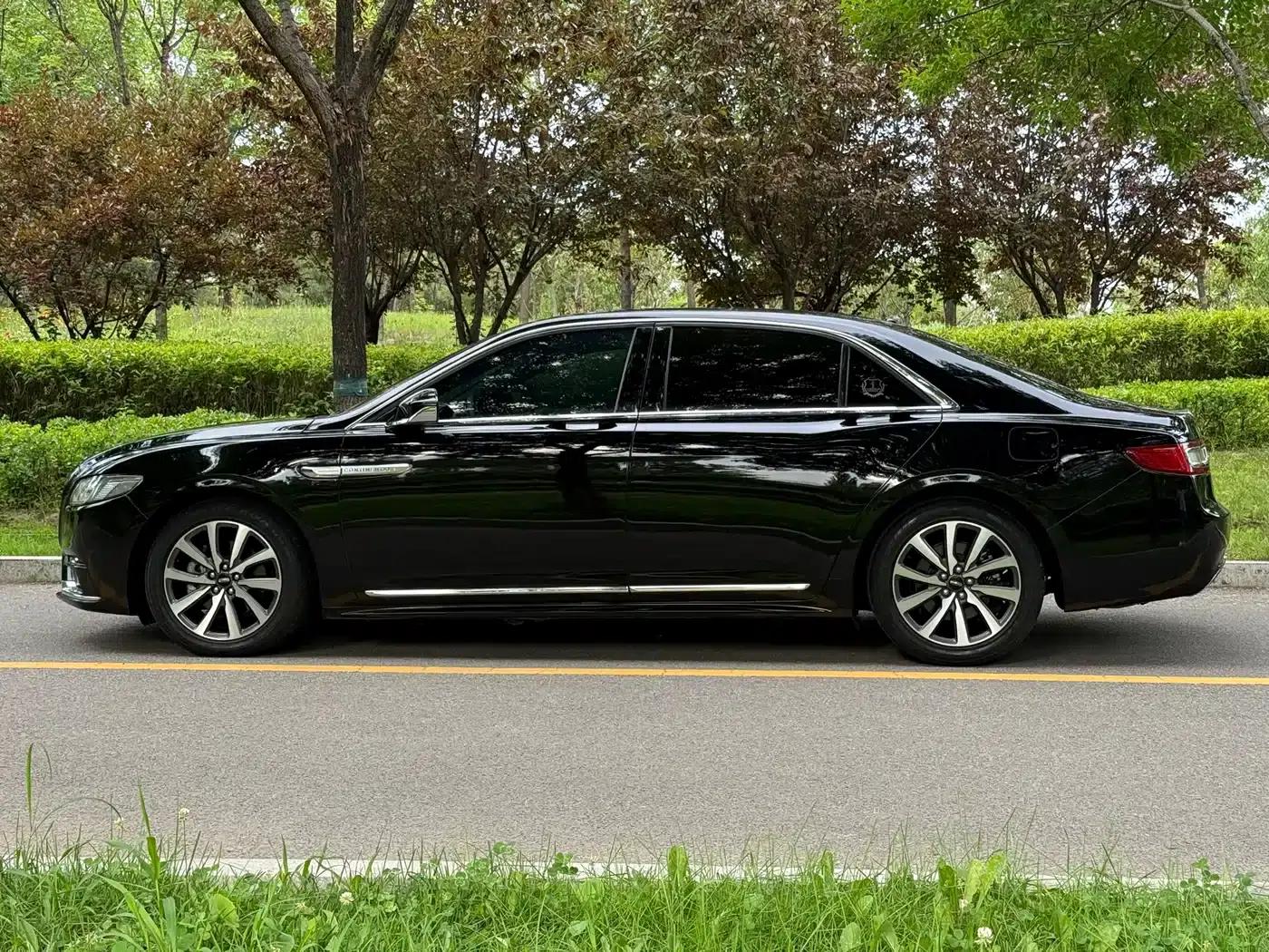 Lincoln Continental 2017 2.0T Two-Wheel Drive Premium Edition — миниатюра 3