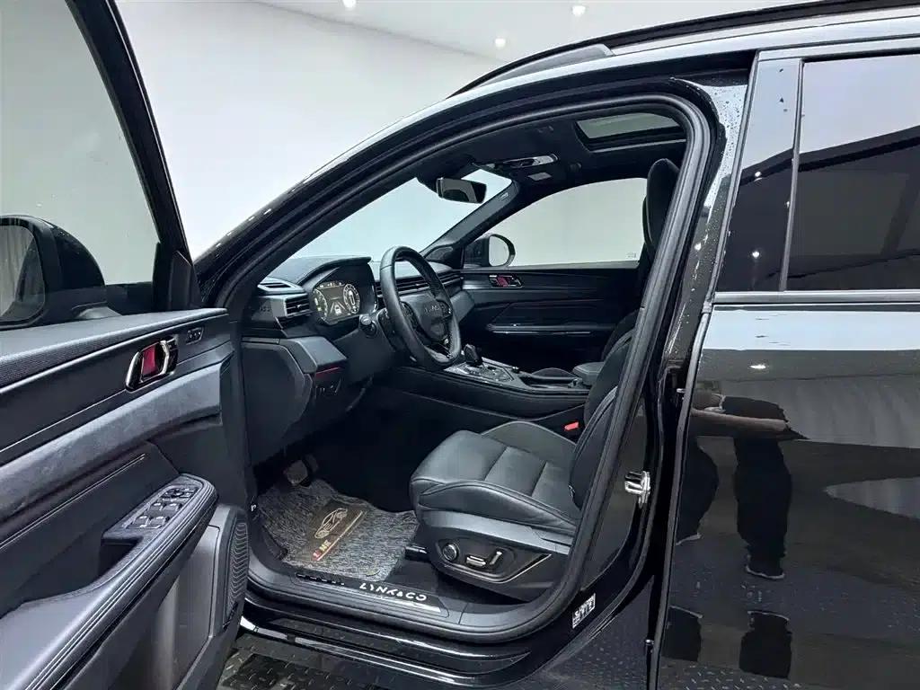 Lynk & Co 01 2021 2.0TD AWD Dark Edition — миниатюра 7
