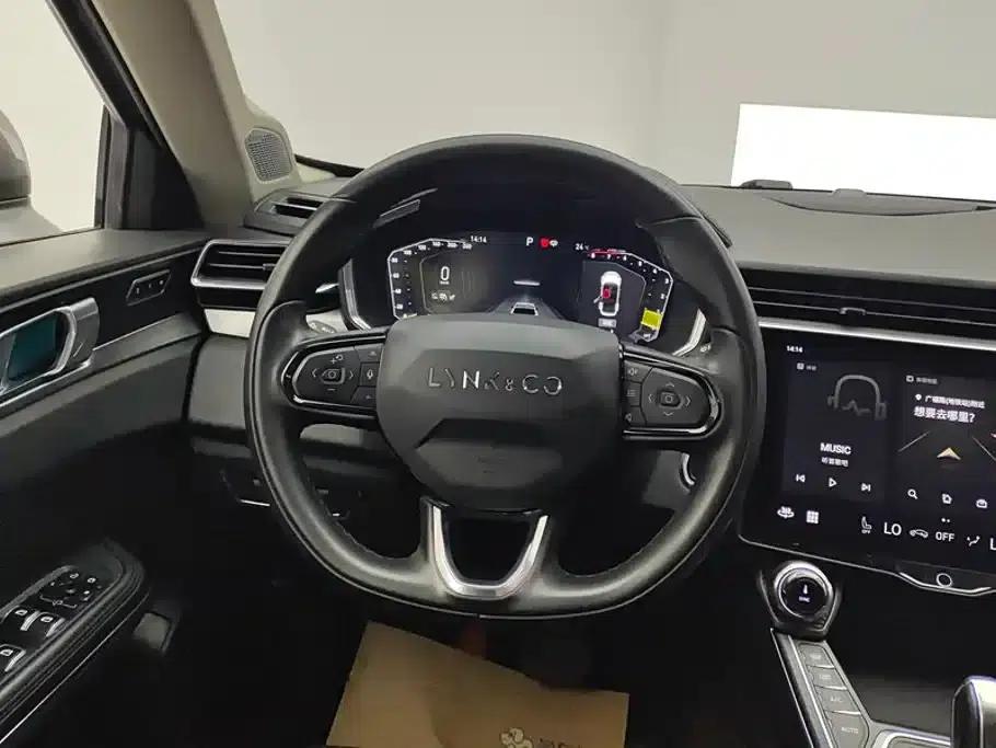 Lynk & Co 01 2021 2.0TD Two-Wheel Drive Pro — миниатюра 15