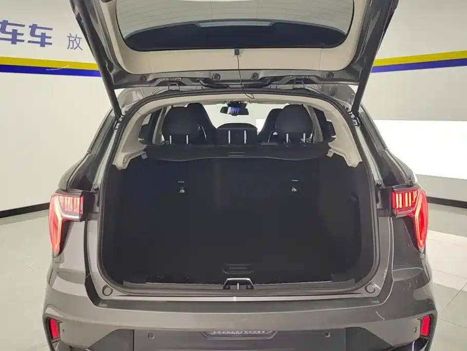 Lynk & Co 01 2021 2.0TD Two-Wheel Drive Pro — миниатюра 4