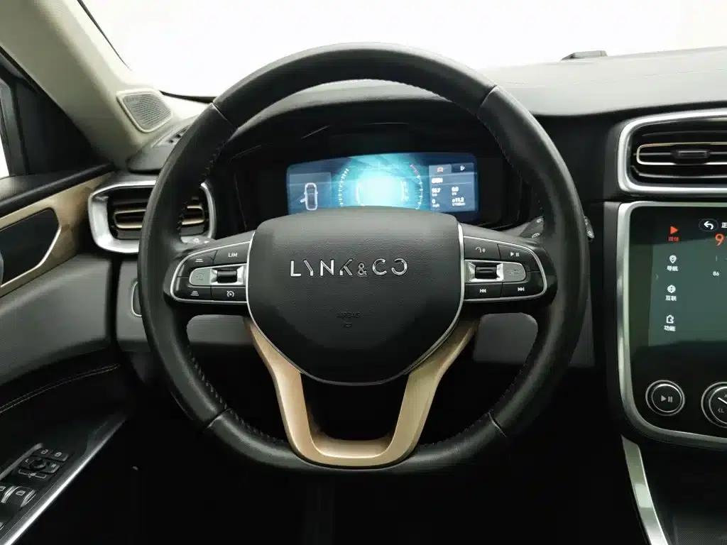 Lynk & Co 01 2017 2.0T 2WD Pro Edition — миниатюра 11