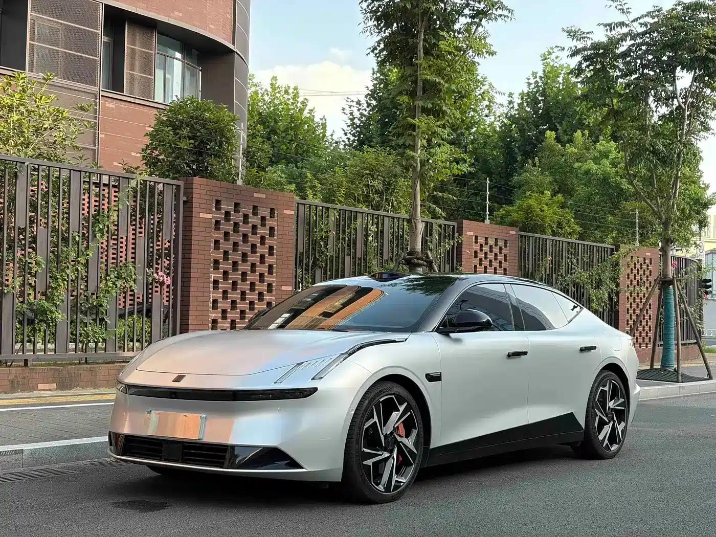 Lynk & Co Z10 2024 Model 95kWh 702km AWD Intelligent Driving Ultra — миниатюра 1