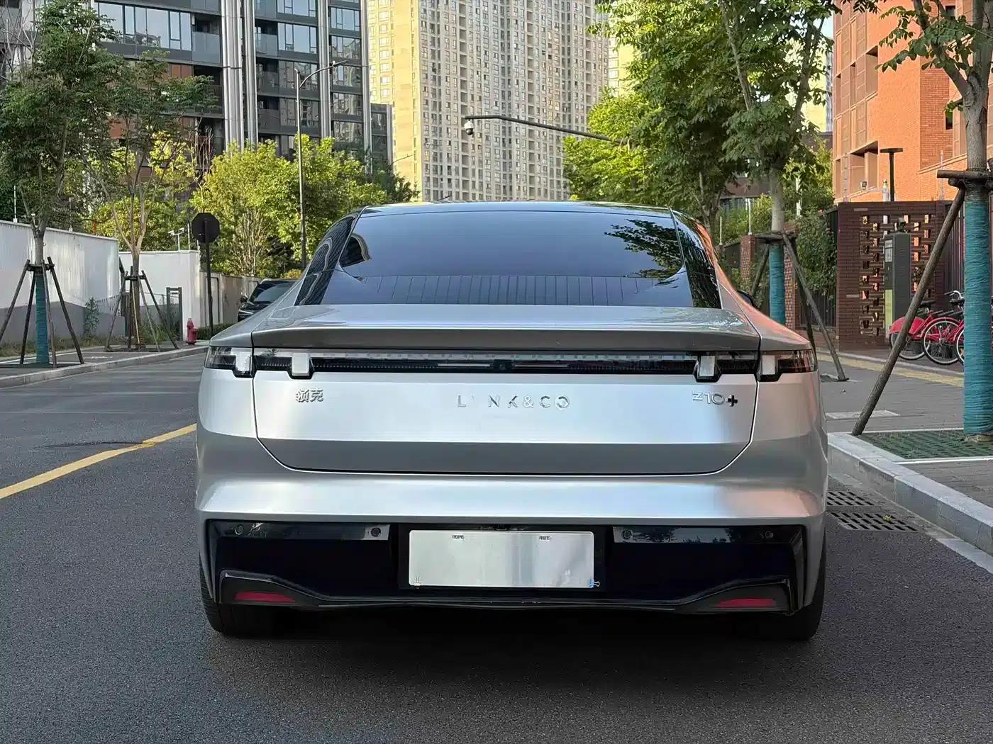 Lynk & Co Z10 2024 Model 95kWh 702km AWD Intelligent Driving Ultra — миниатюра 17
