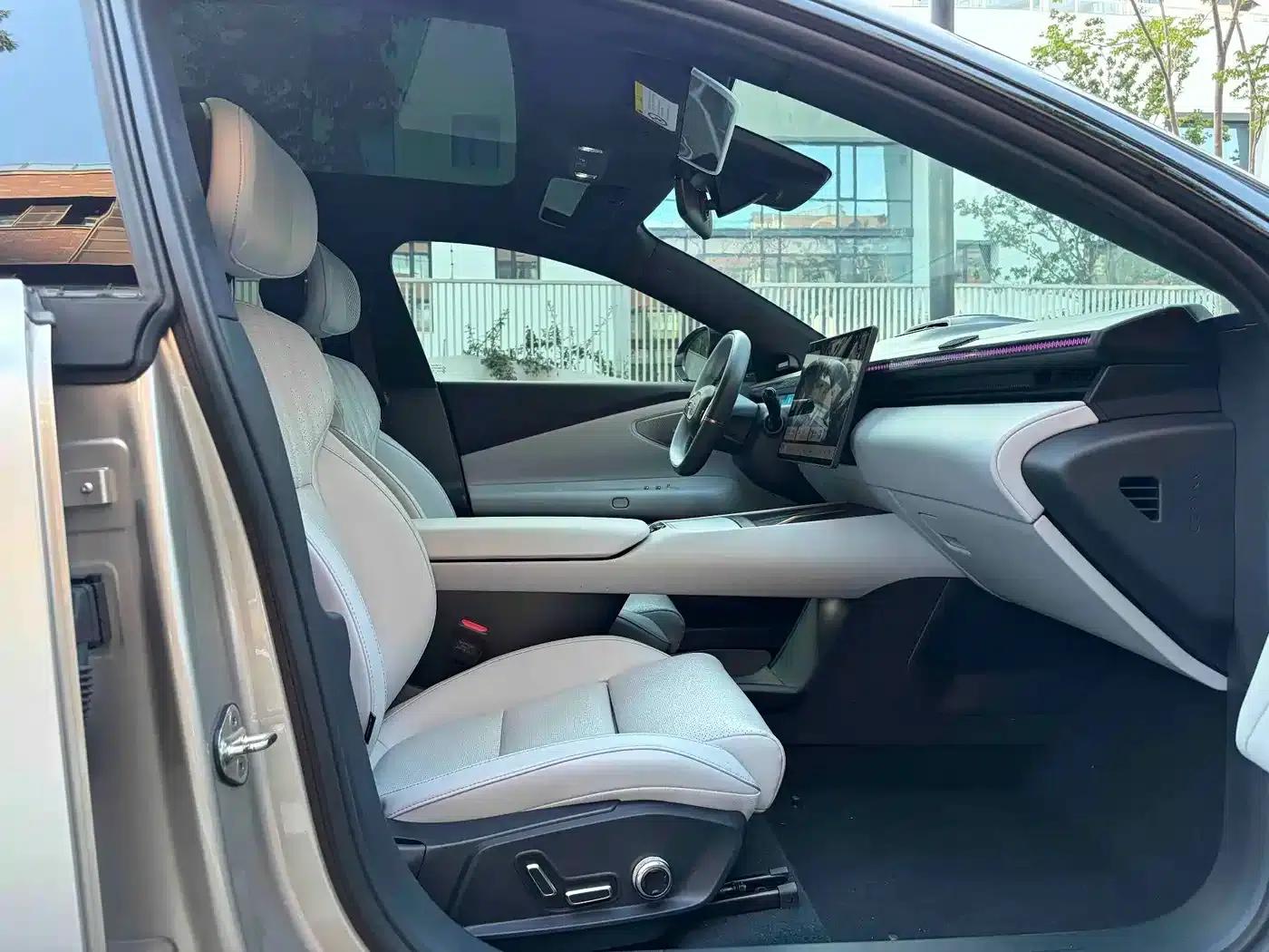 Lynk & Co Z10 2024 Model 95kWh 702km AWD Intelligent Driving Ultra — миниатюра 8