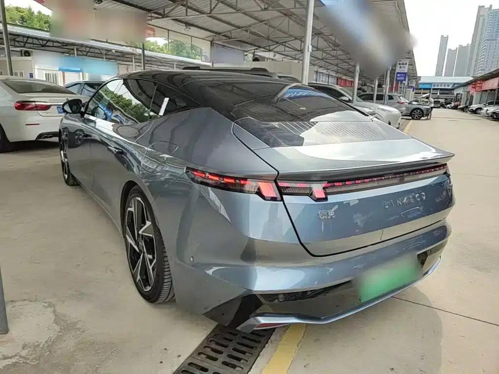 Lynk & Co Z10 2024 Model 95kWh 702km AWD Intelligent Driving Ultra — миниатюра 23