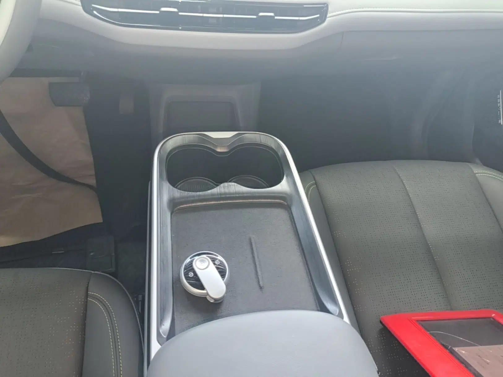 Bestune Yueyi 03 2025 565km Premium Edition — миниатюра 16