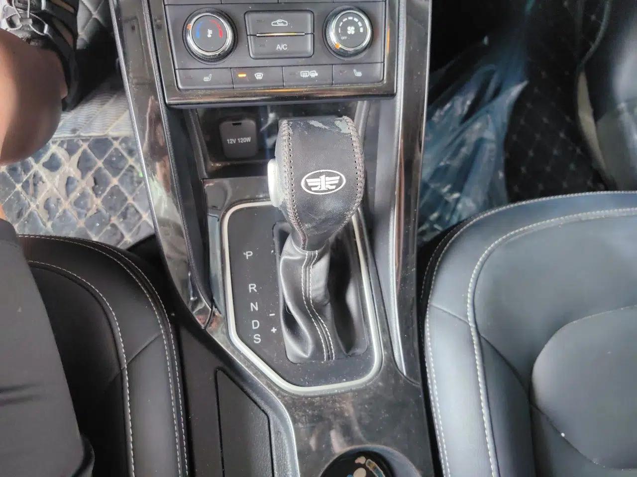 Bestune X40 2017 1.6L Automatic Prestige Edition — миниатюра 14
