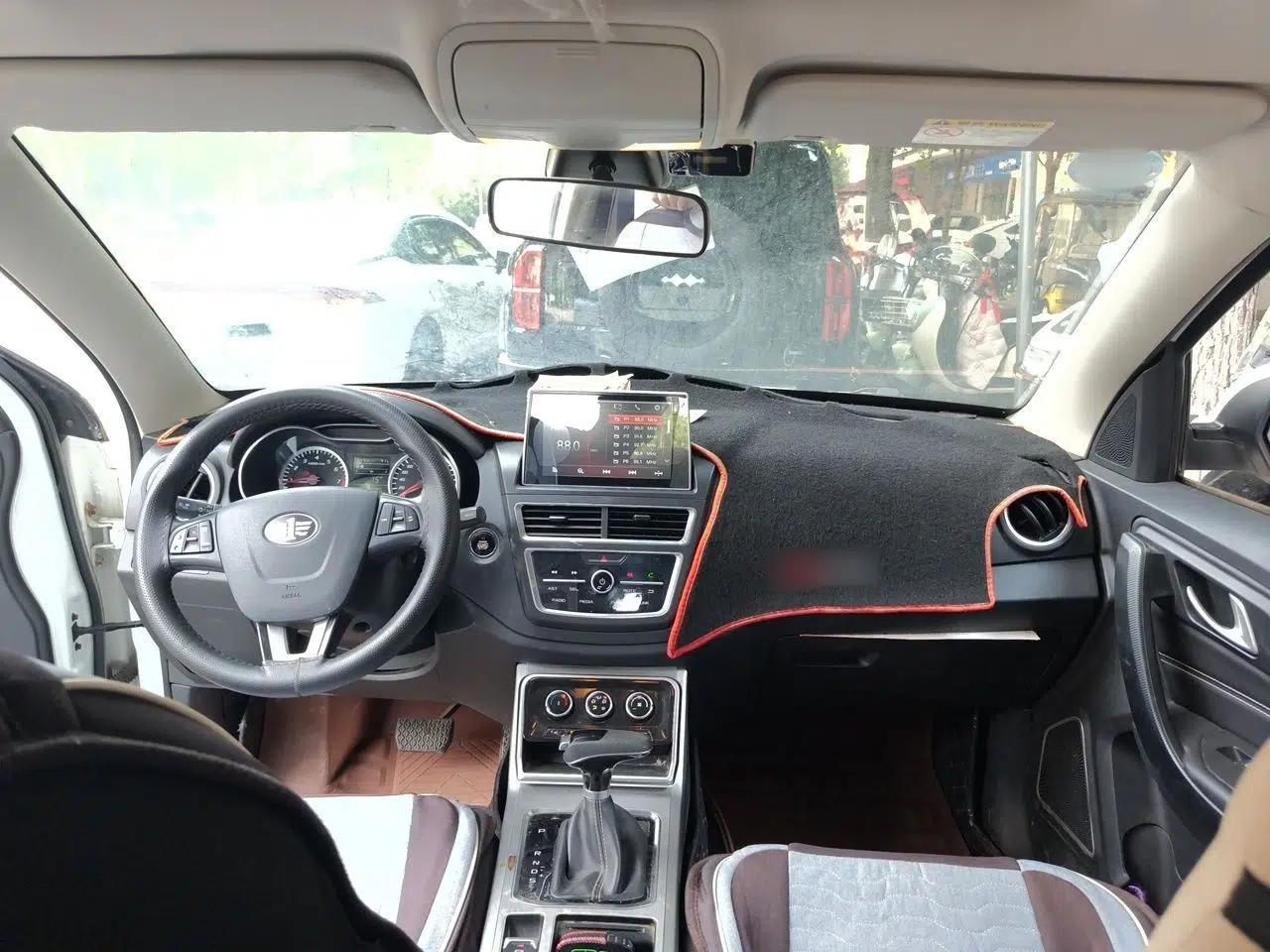 Bestune X40 2019 1.6L Automatic Luxury Version China V Emission Standard — миниатюра 9