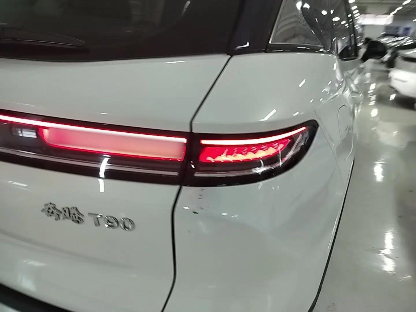 Bestune T90 2023 1.5T DCT Automatic Prestige Edition — миниатюра 9
