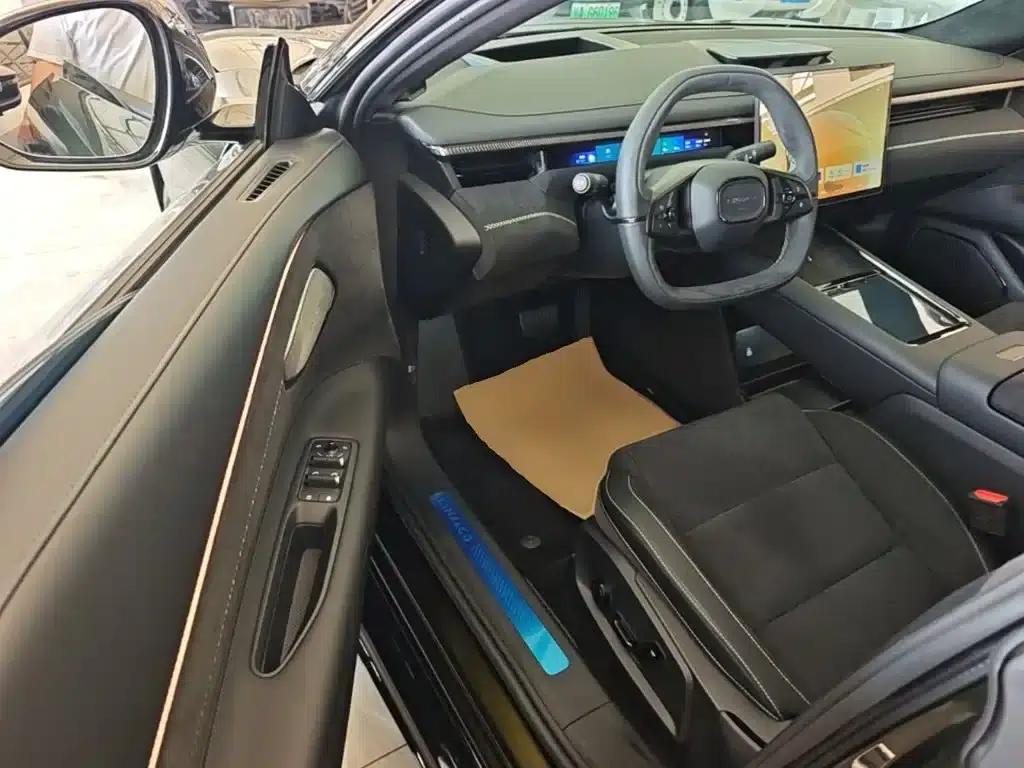 Lynk & Co 10 2025 240 AWD Ultra Sport Edition — миниатюра 16