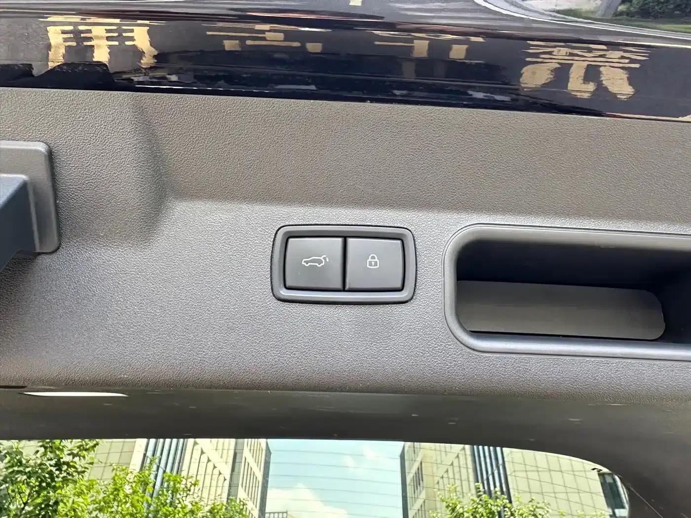 Li Auto ONE 2020 Extended Range 6-Seater — миниатюра 28