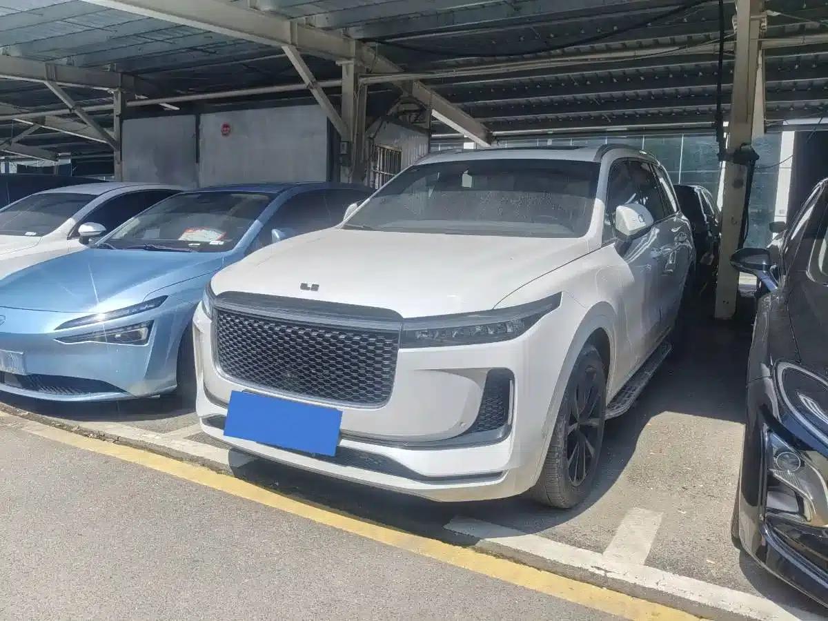 Li Auto ONE 2020 Extended Range 6-Seater — миниатюра 1