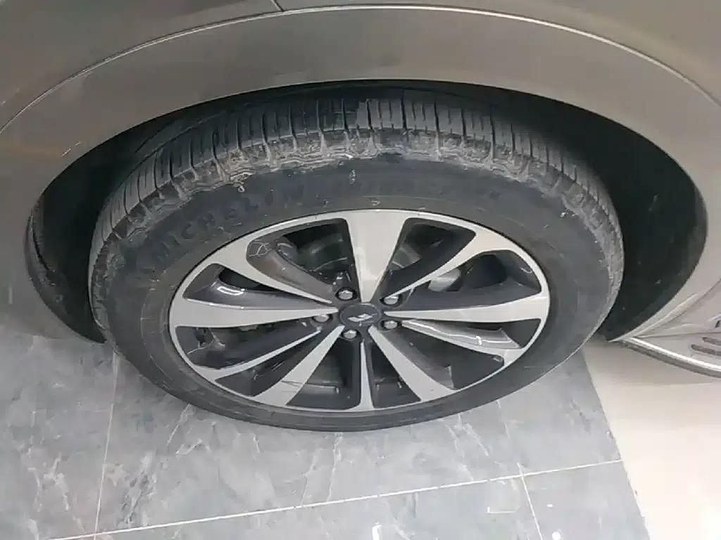 Li Auto ONE 2020 Extended Range 6-Seater — миниатюра 23