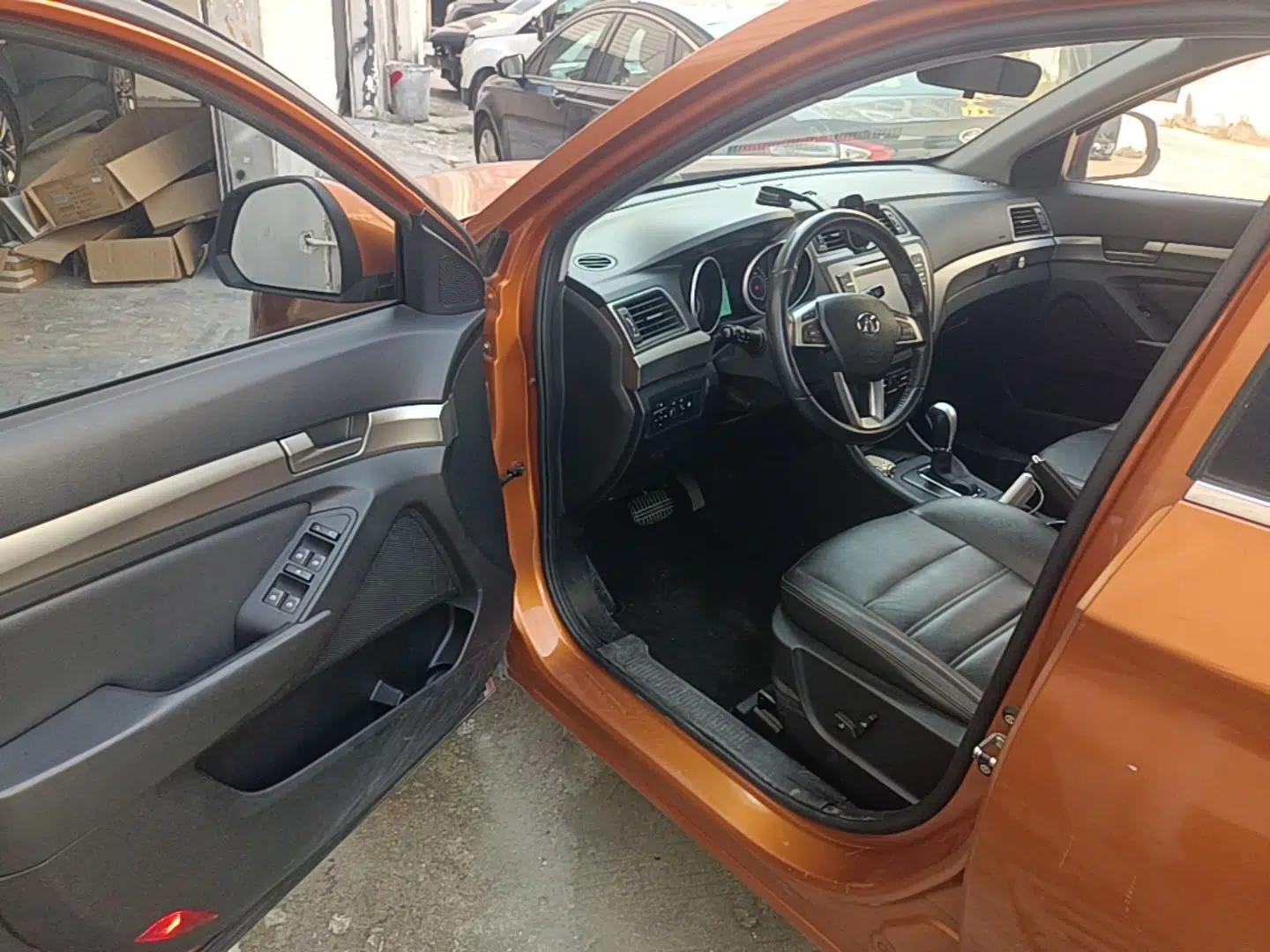 BAIC Senova X65 2015 2.0T Automatic Elite Model — миниатюра 18