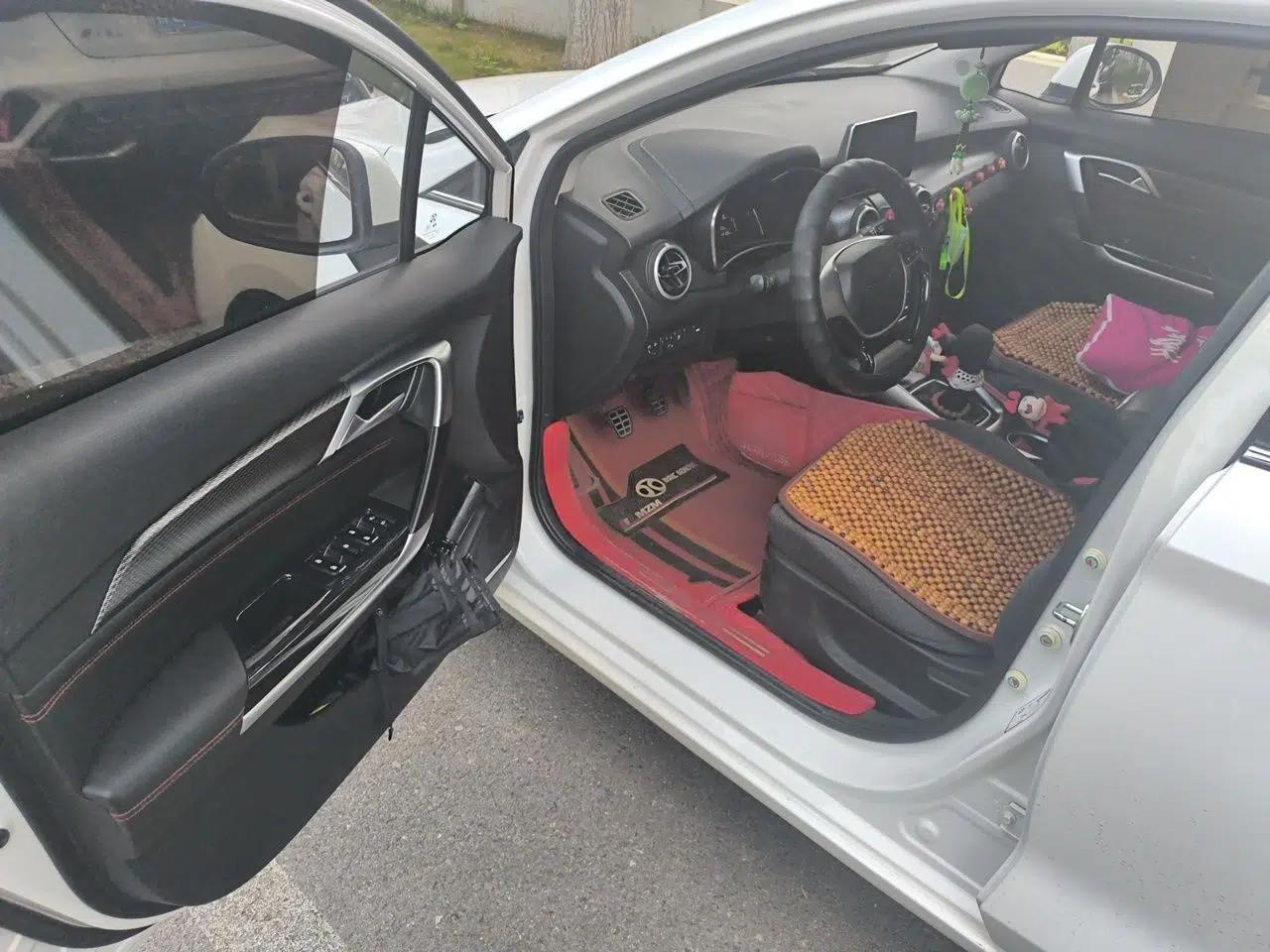 BAIC Beijing U5 2020 1.5L Manual Luxury Edition China V — миниатюра 16