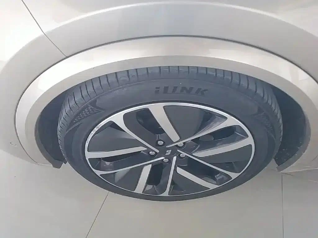 Li Auto L9 2022 Max — миниатюра 23