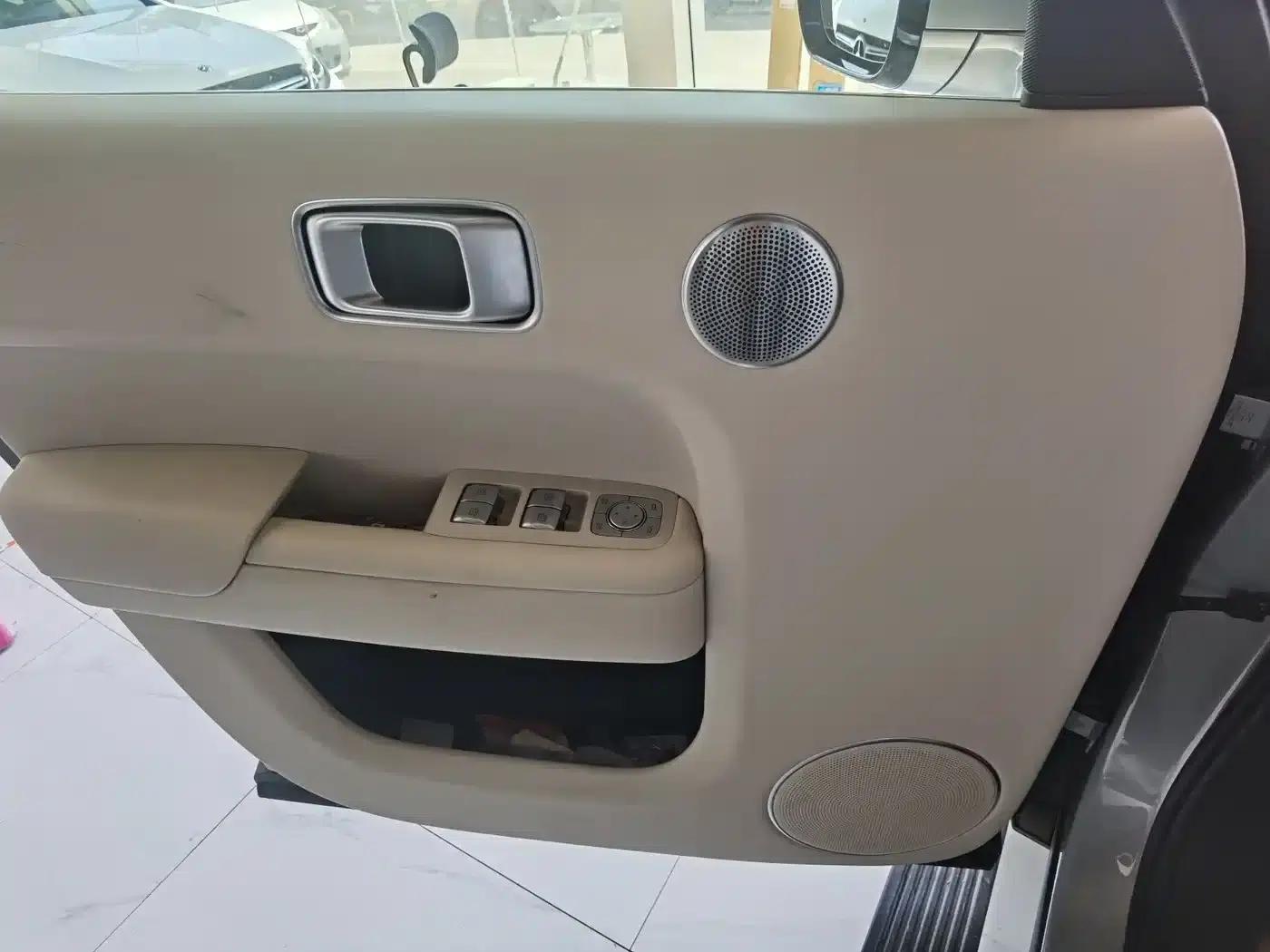 Li Auto L8 2023 Air — миниатюра 6