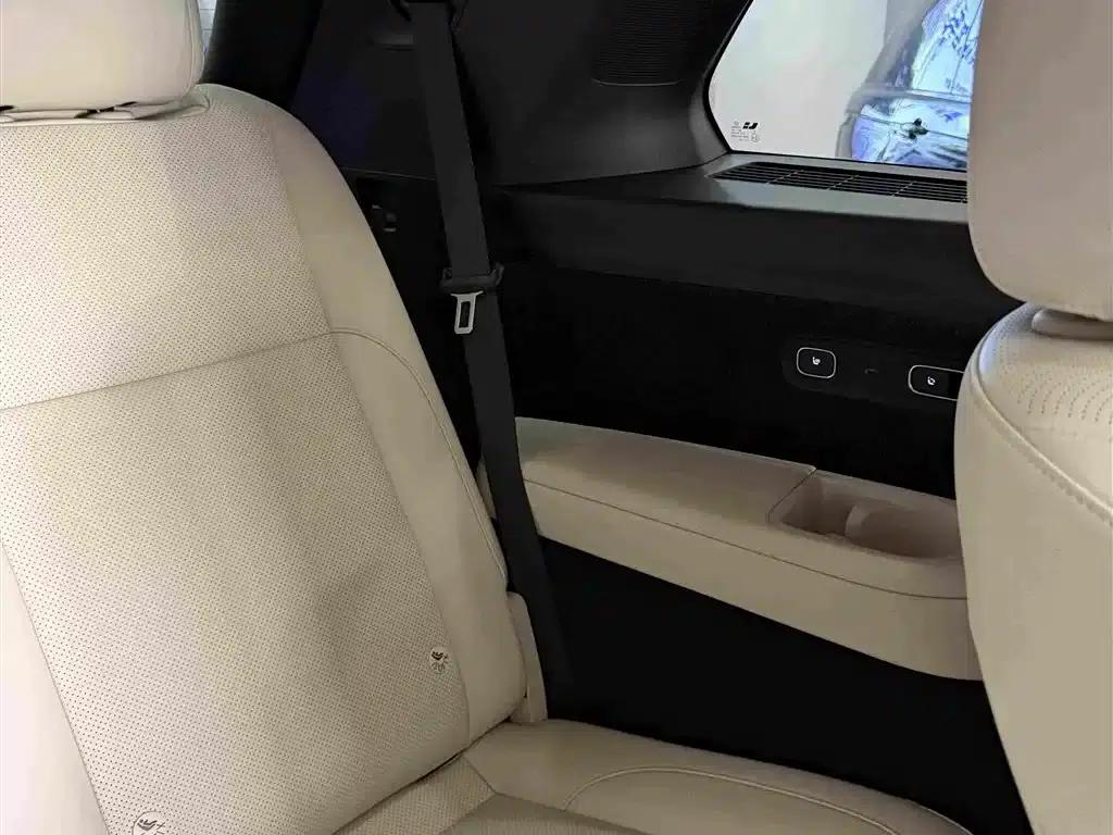 Li Auto L8 2024 Pro — миниатюра 14
