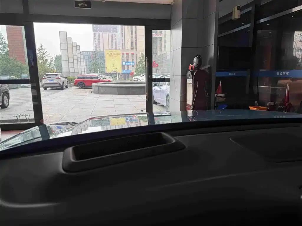 Li Auto L8 2024 Pro — миниатюра 6