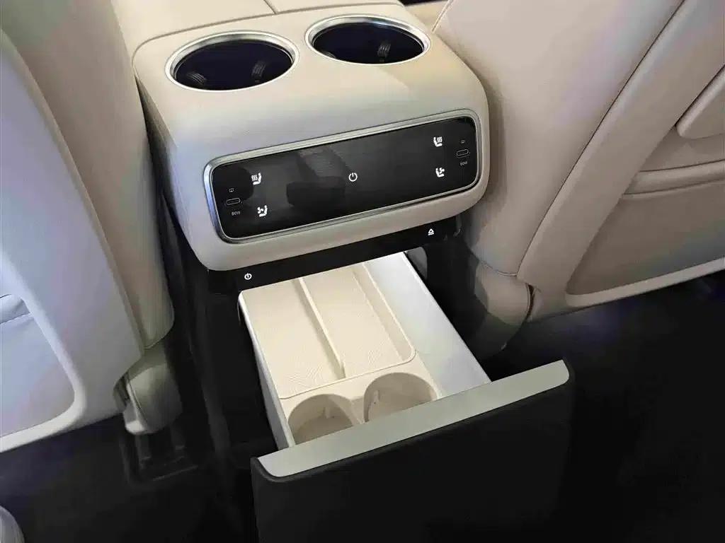 Li Auto L8 2024 Pro — миниатюра 10
