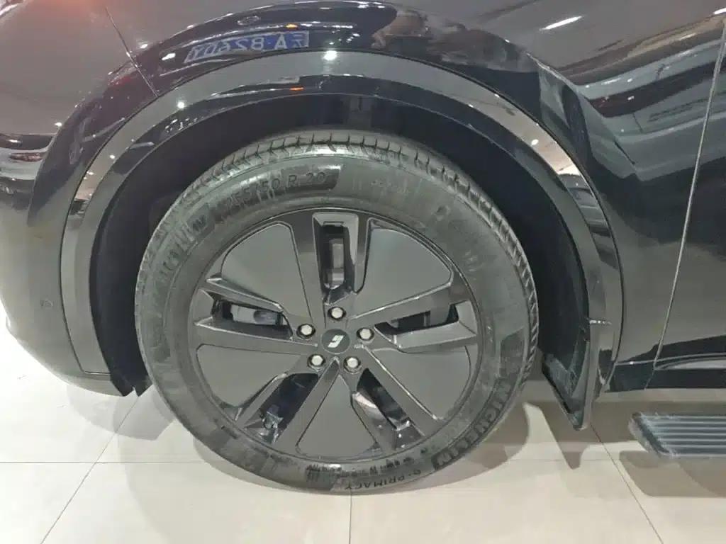 Li Auto L8 2024 Max — миниатюра 23