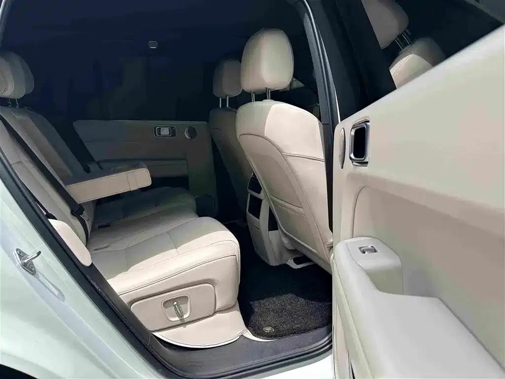 Li Auto L6 2024 Pro — миниатюра 10