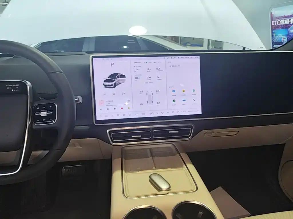 Li Auto L6 2025 Pro Smart Renewal Edition — миниатюра 13